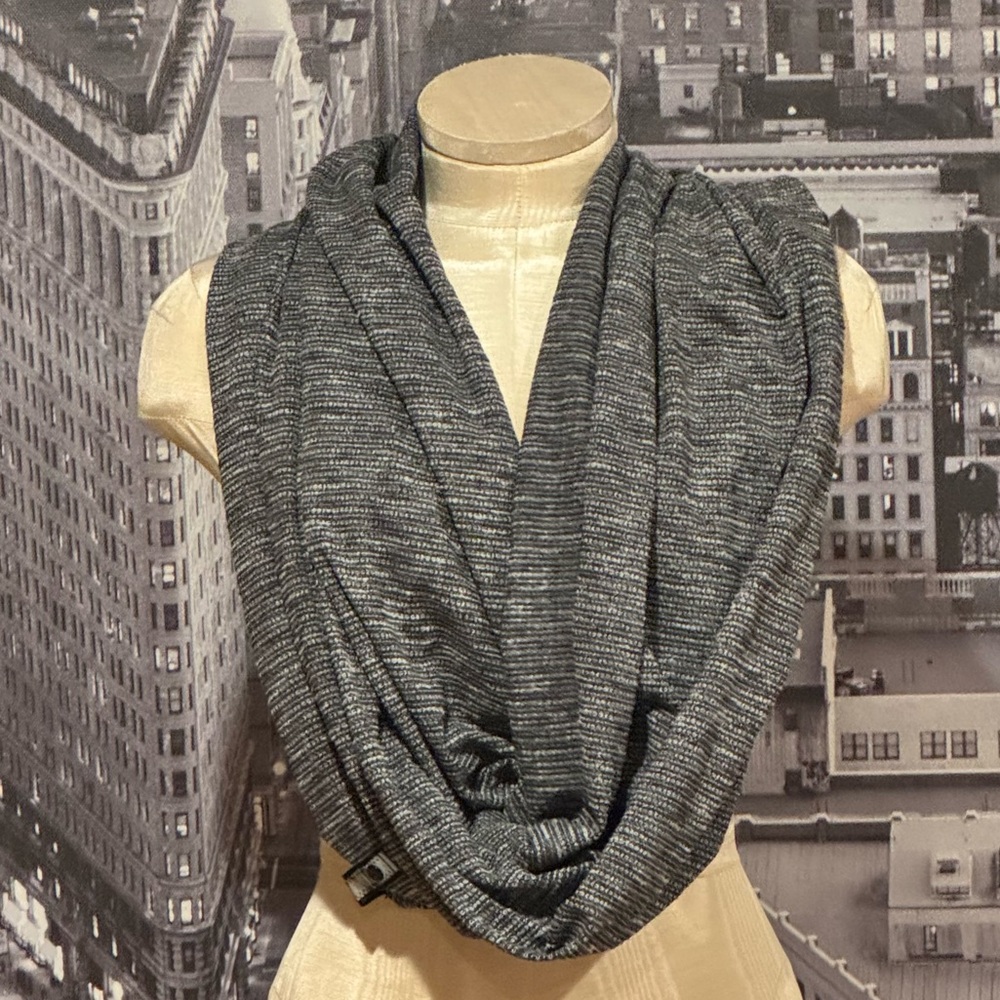 Lululemon Athletica Vinyasa Wrap Scarf